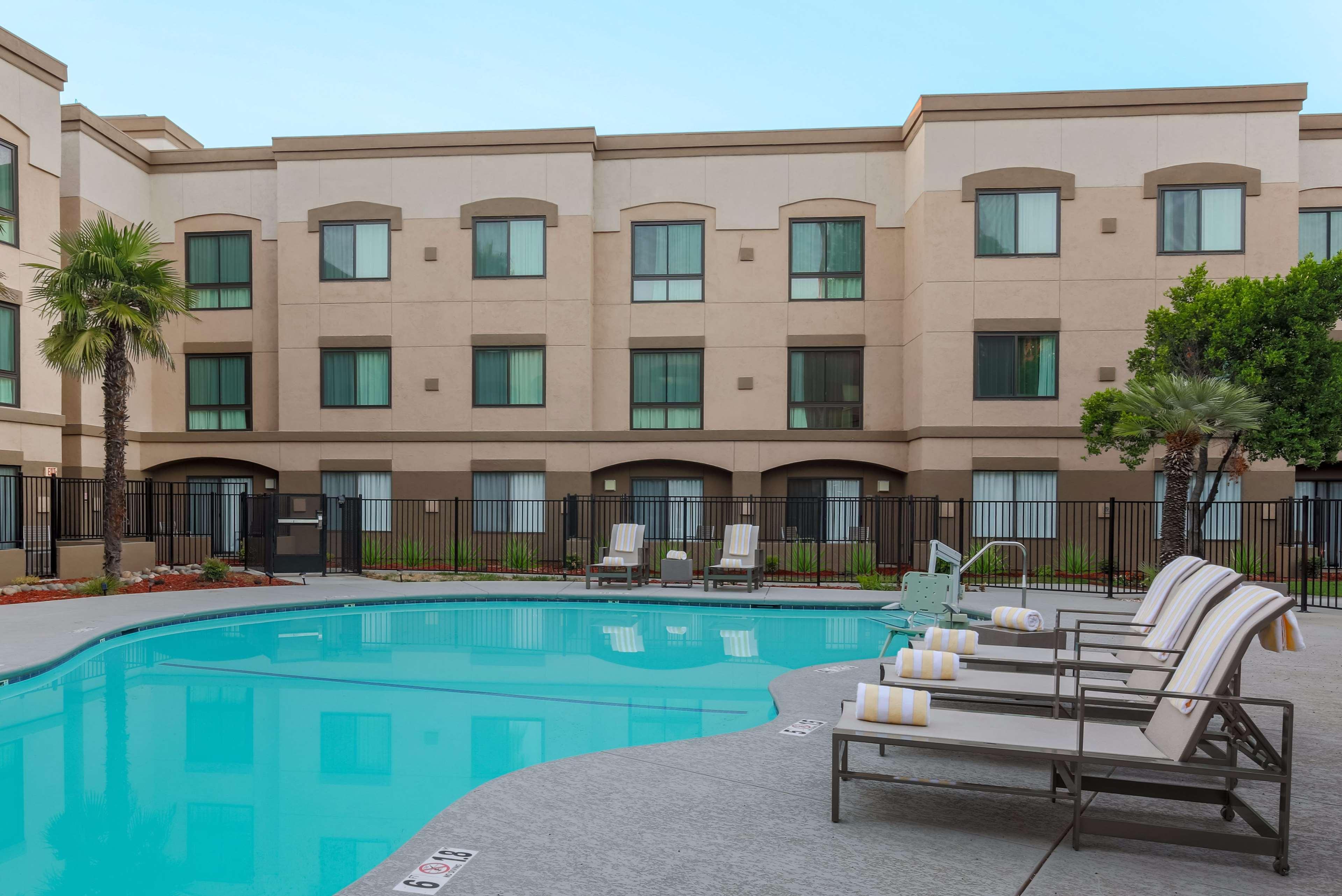 Doubletree Suites By Hilton Hotel Sacramento - Rancho Cordova Zewnętrze zdjęcie